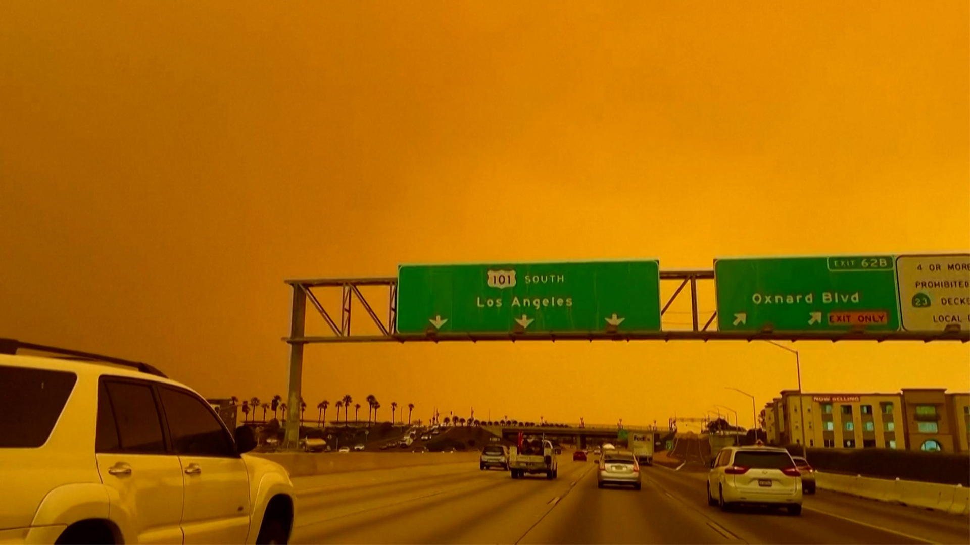 New wildfire close to LA turns sky orange