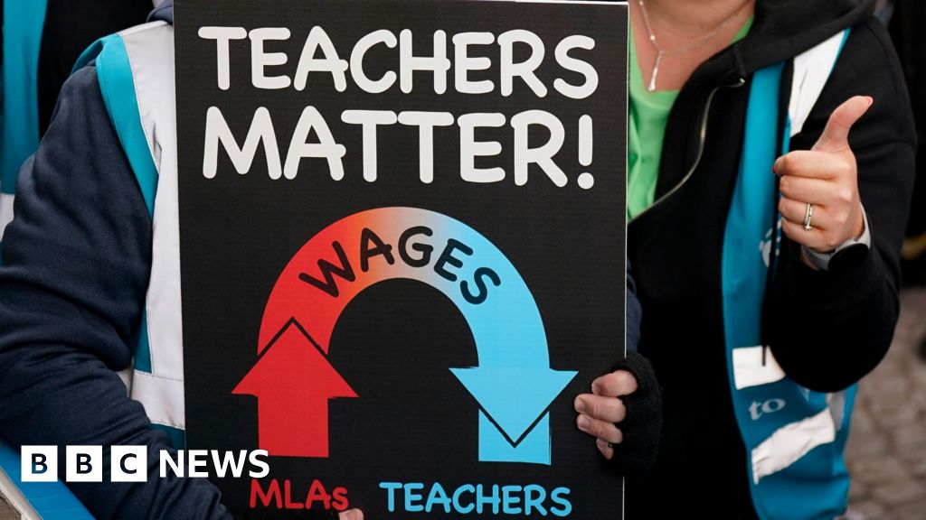 'Misinformation' a factor in teachers rejecting pay offer - Today news