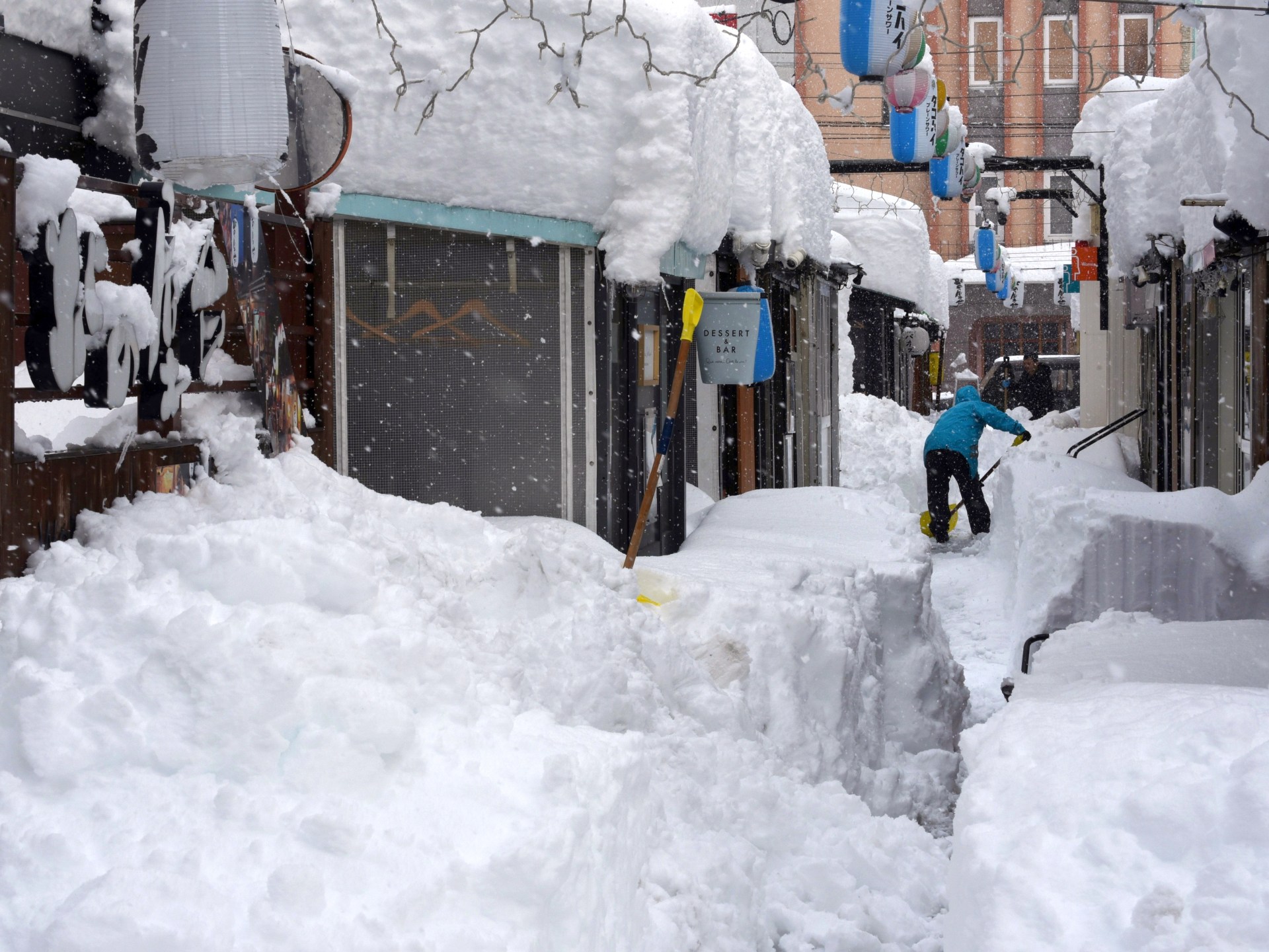 Record-breaking snowfall disrupts daily life in northern Japan’s Hokkaido - Today news