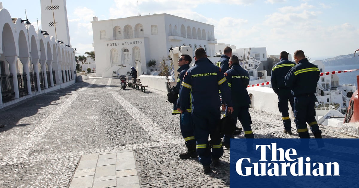 State of emergency declared on Santorini after earthquakes shake island - Today news