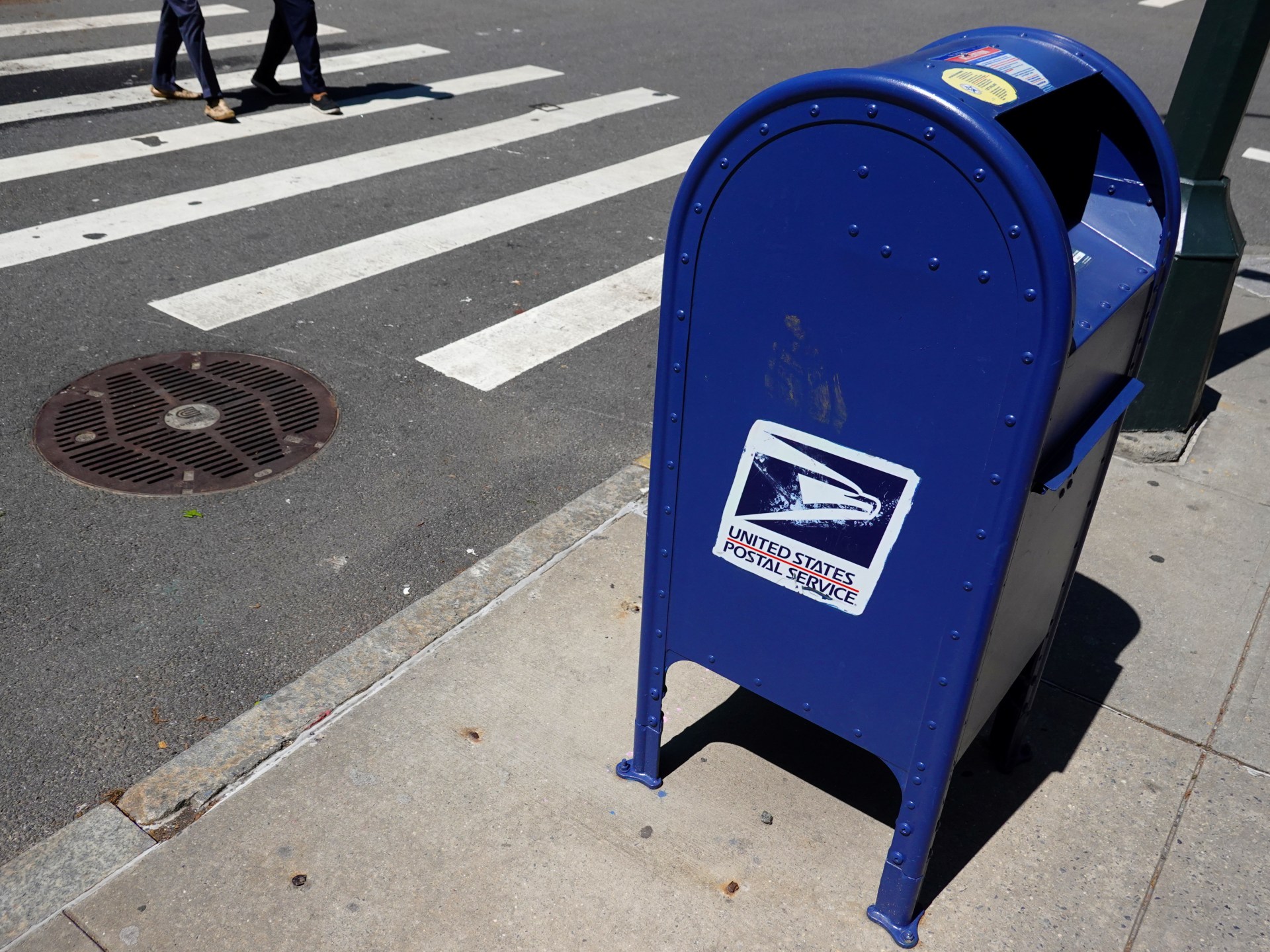 US Postal Service will accept packages from China, Hong Kong after freeze - Today news