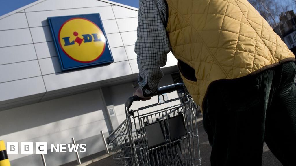 Lidl lifts pay ahead of minimum wage rise - Today news