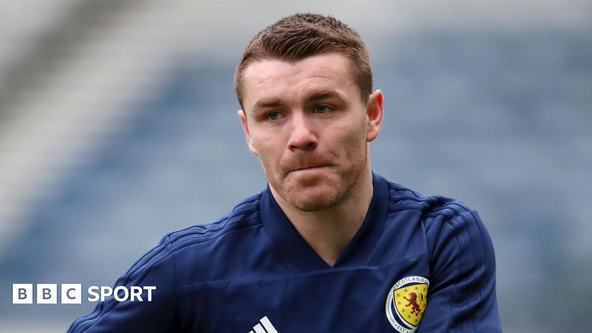 Ex-Scotland midfielder Fleck taken to hospital before Chesterfield game - Today news