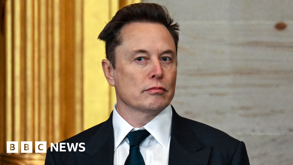 Reddit group banned after violent comments on Elon Musk's staff - Today news