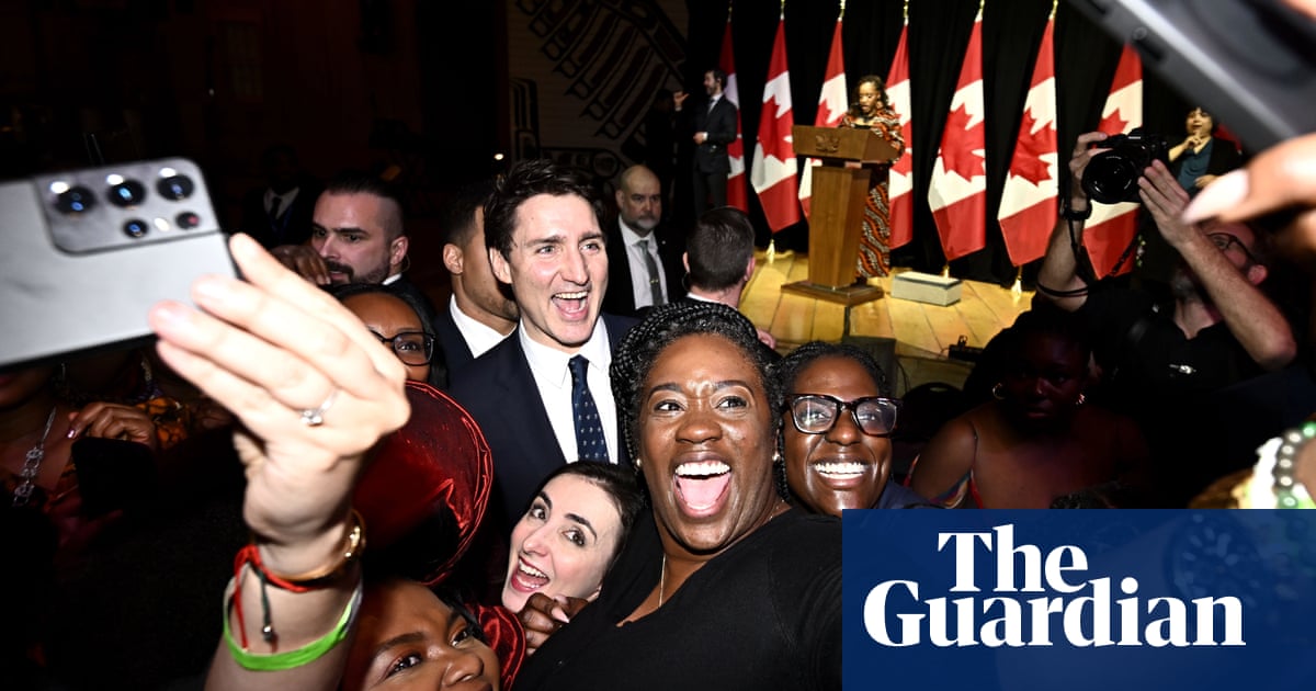 Hoff crab and selfie with Trudeau: photos of the day - Thursday - Today news