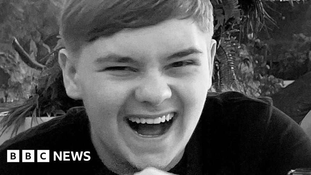 Teen appears in court over Harvey Willgoose murder - Today news