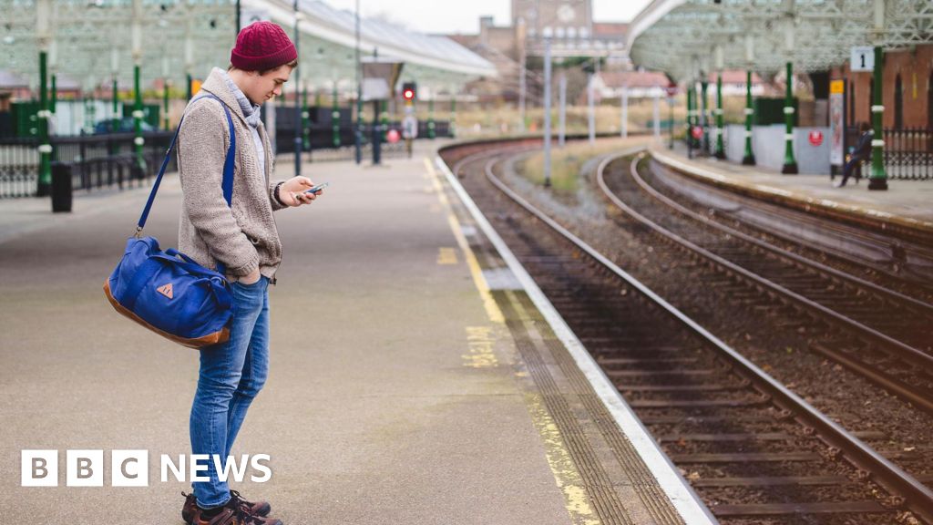 Man launches fight against €200 fine for loudspeaker call at French station - Today news