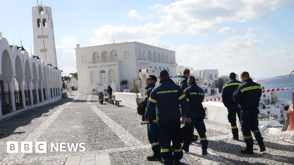 Santorini rocked by more earthquakes as uncertainty grows - Today news