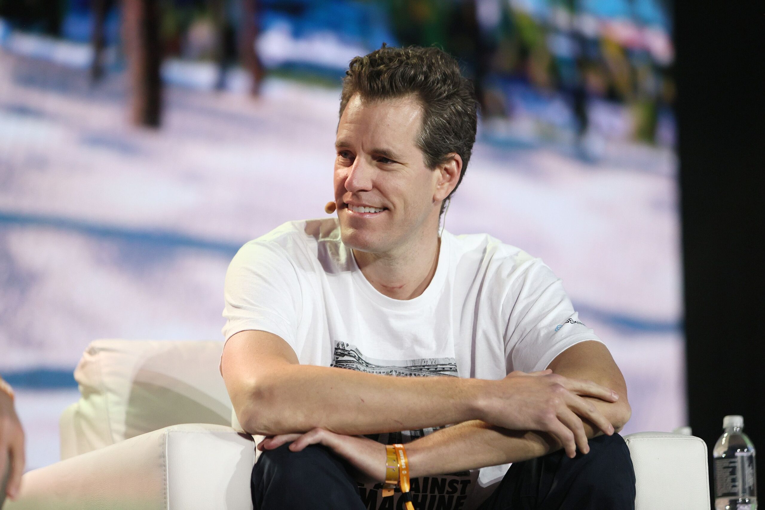 SEC Drops Probe Into Gemini, Cameron Winklevoss Demands Recompense - Today news