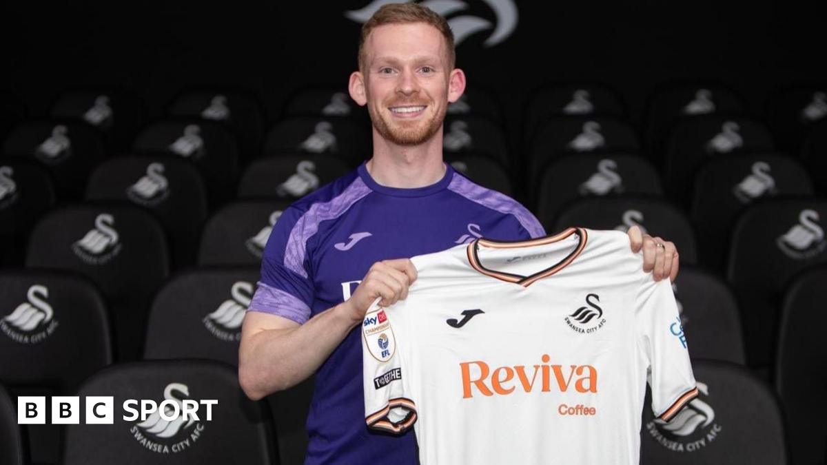 Swansea sign Forest midfielder O'Brien on loan - Today news