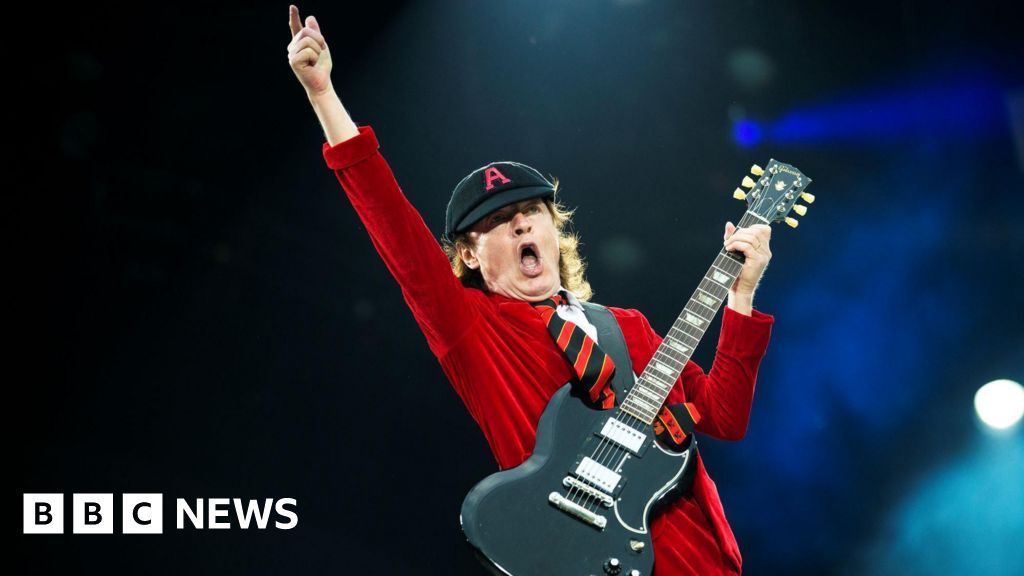 AC/DC announce first Scottish show in a decade - Today news