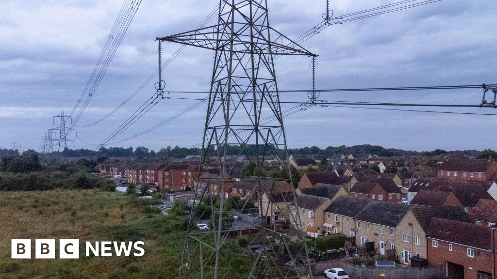 Households near new pylons to get hundreds off energy bills - Today news