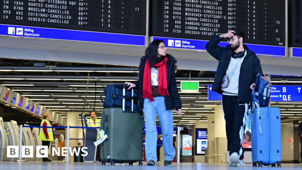 Hundreds of flights cancelled as strikes hit German airports - Today news