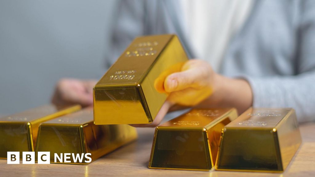 Gold price hits $3,000 mark for first time - Today news