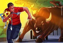 Bitcoin bulls grill sellers as Japan debt woes send gold past $3.3K