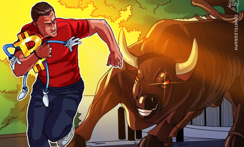 Bitcoin bulls grill sellers as Japan debt woes send gold past $3.3K