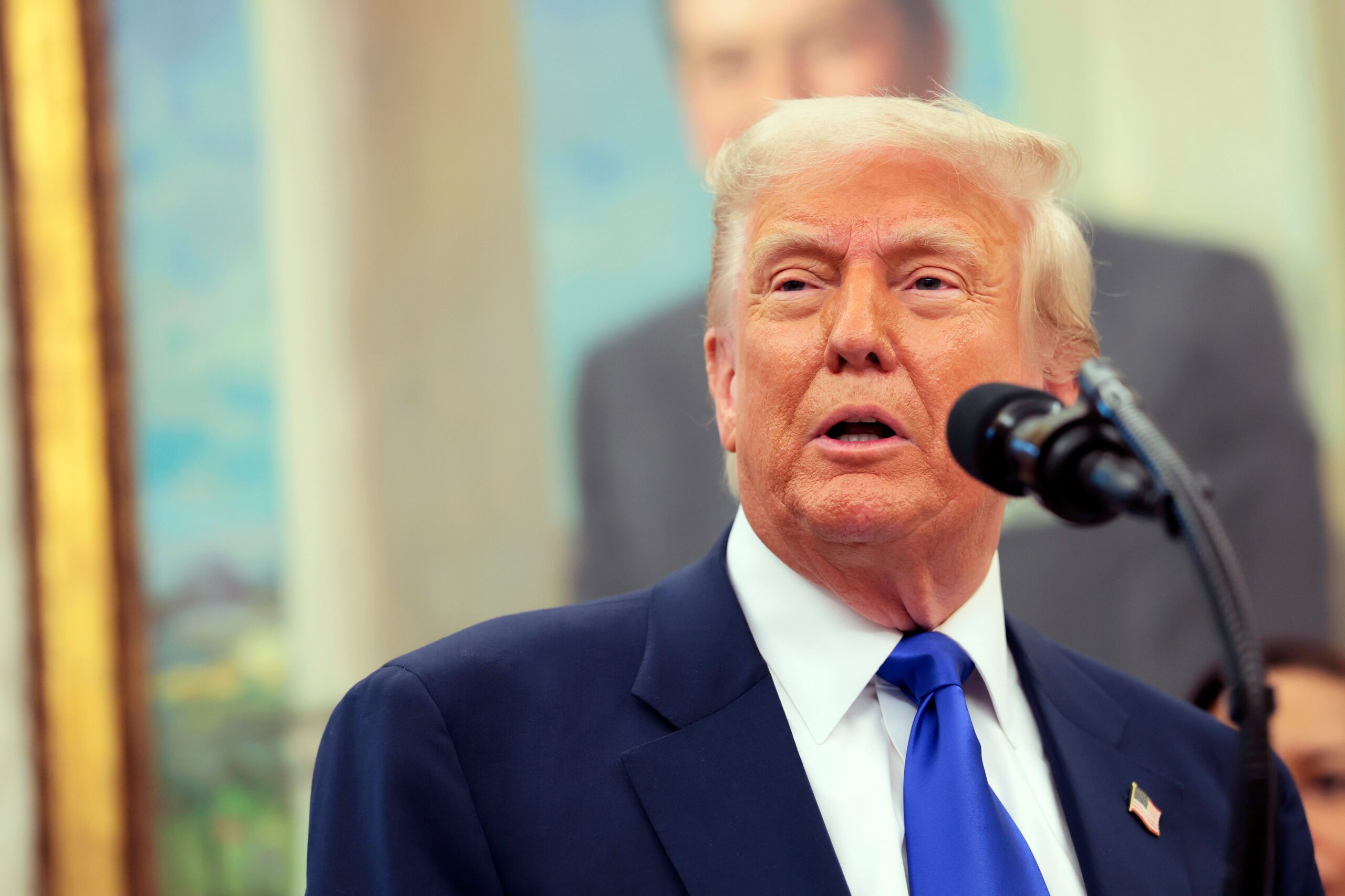 Trump Commerce Tease Lifts Market Whereas Motion's Charges Evaporate Trump Trade Tease Lifts Market While Movement's Fees Evaporate