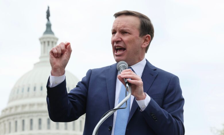 Trump's Crypto Play Fuels Senators' Backlash and Bill to Ban President Memecoins