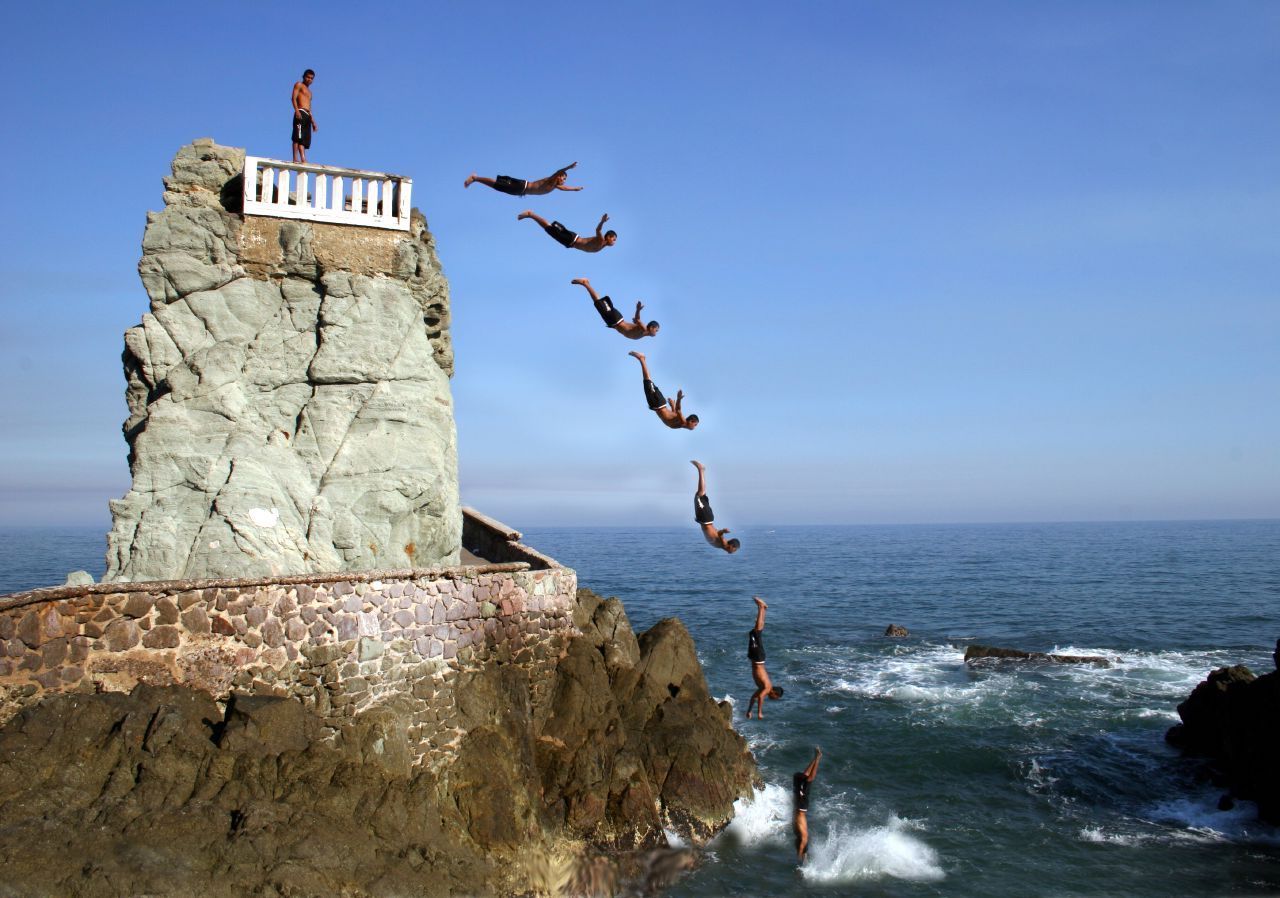 Dogecoin Dives 9%; Cardano’s ADA, SOL Hunch 6% as Renewed Tariff Fears Jolt Markets Dogecoin Dives 9%; Cardano’s ADA, SOL Slump 6% as Renewed Tariff Fears Jolt Markets