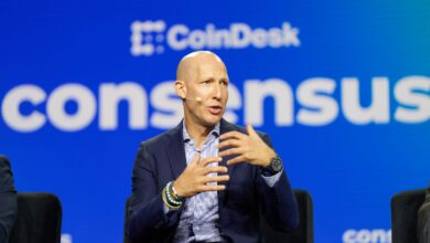 Coinbase Praised for Hack Response Amid $400M Crisis