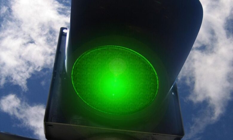 Proven Bitcoin MACD Indicator Flashes Green, Supporting Analysts' $140K-$200K Price Predictions