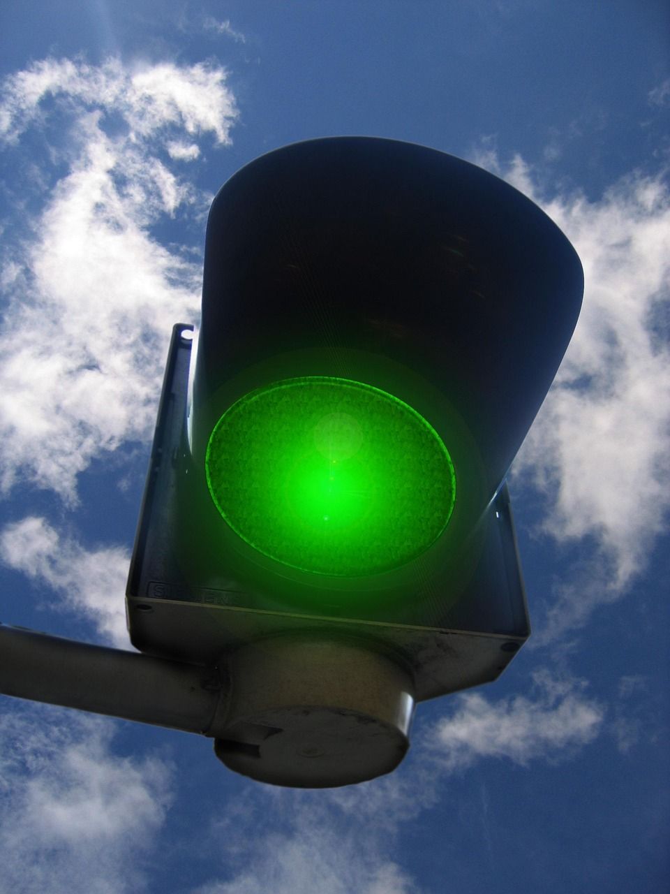 Confirmed Bitcoin MACD Indicator Flashes Inexperienced, Supporting Analysts' $140K-$200K Value Predictions Proven Bitcoin MACD Indicator Flashes Green, Supporting Analysts' $140K-$200K Price Predictions