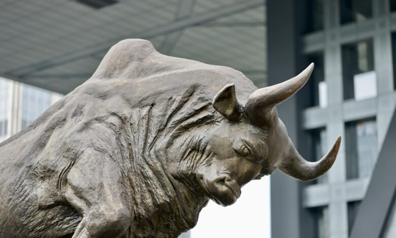 Crypto Daybook Americas: All Eyes on Jobs, Fed as Bitcoin Prepares for Breakout Rally