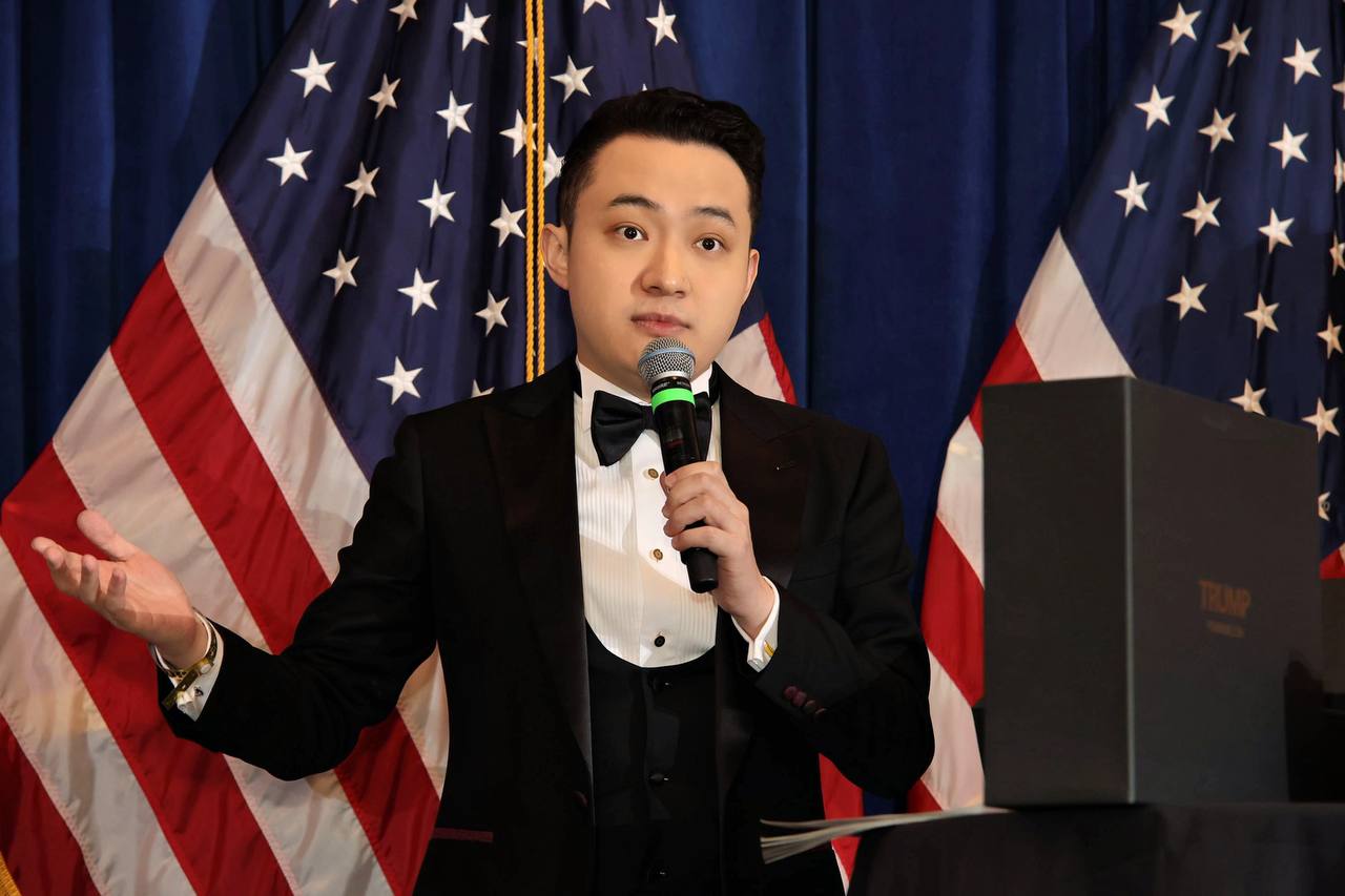 Tron's Justin Solar Defends TRUMP After Presidential Dinner, Says 'Memecoins Have Advantage' Tron's Justin Sun Defends TRUMP After Presidential Dinner, Says 'Memecoins Have Merit'