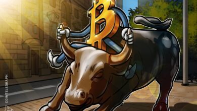 Wall Street Buys Over $1b in Bitcoin Amid Dollar's ‘Do or Die’ Moment