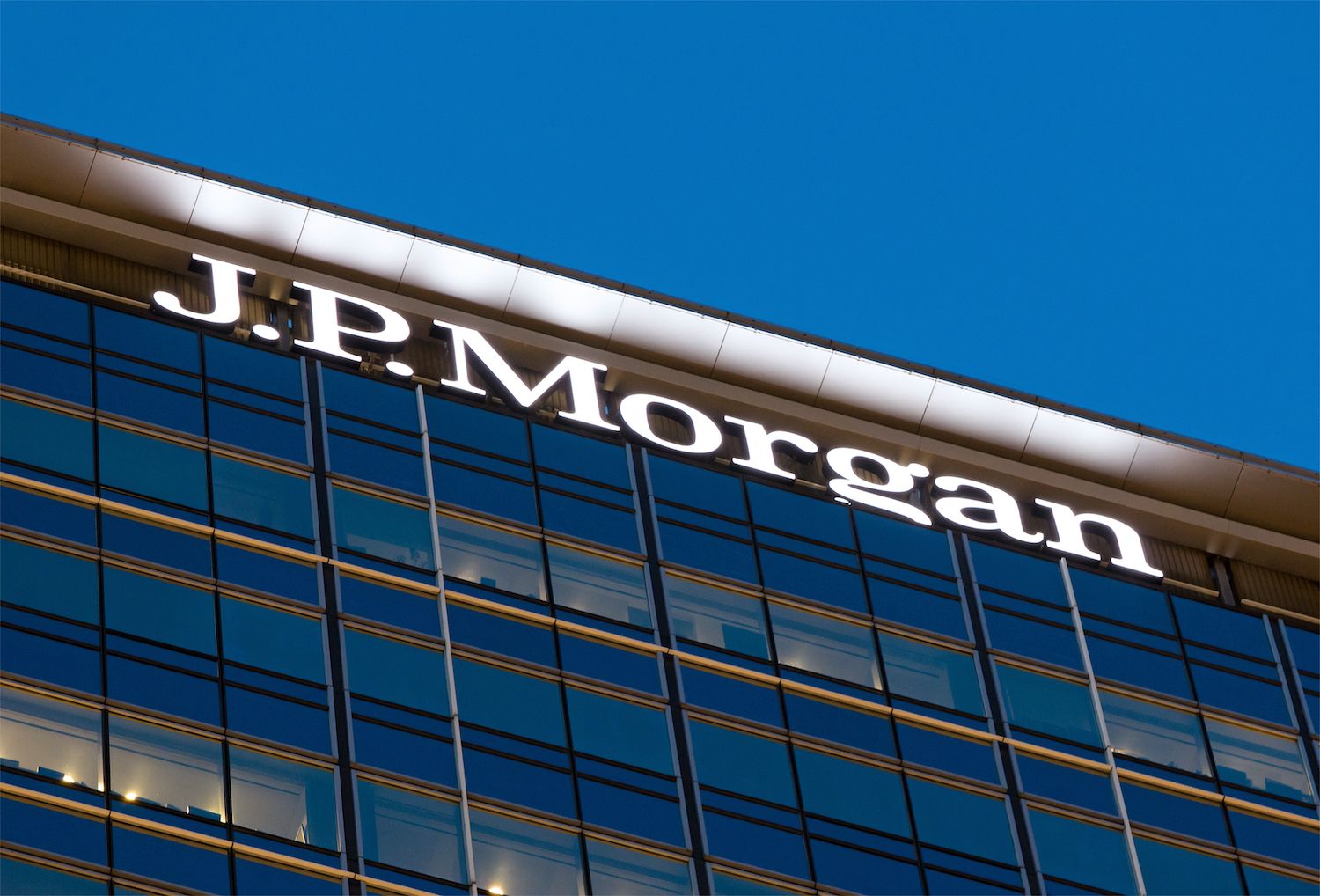 JPMorgan Introduces USD Deposit Token on Coinbase’s Base Blockchain JPMorgan Introduces USD Deposit Token on Coinbase’s Base Blockchain