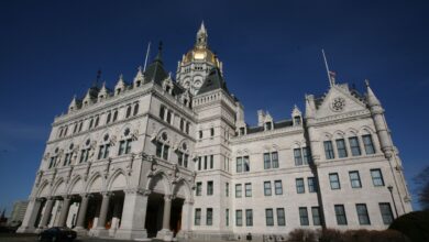 Connecticut's Ban Throws Water on 2025 Trend of States Setting Up Crypto Investments