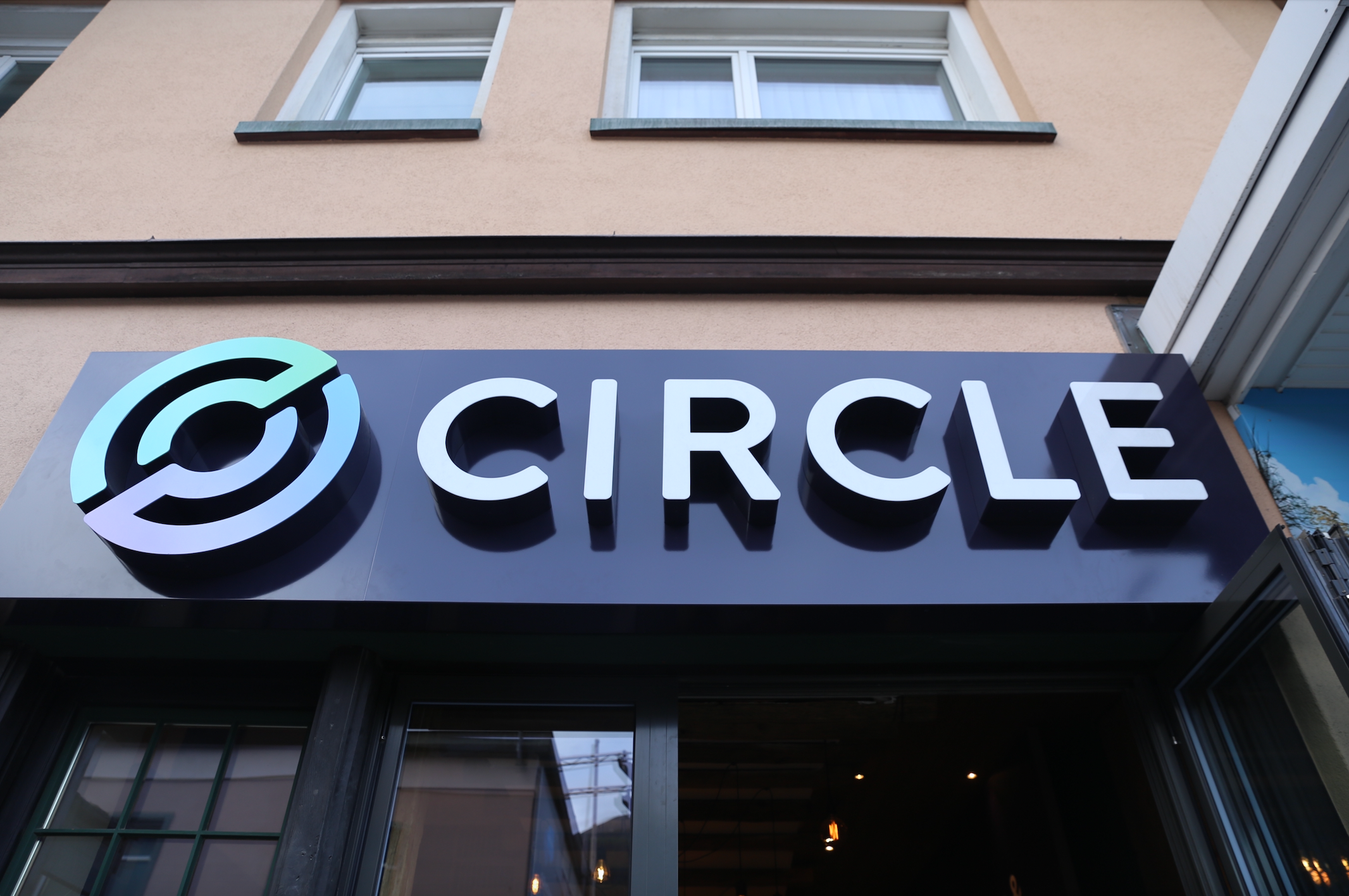 Crypto Custodian Anchorage to Section Out USDC, Stirring Backlash