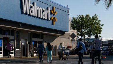 Walmart, Amazon Are Coming for Traditional Payments, Mull Dollar-Pegged Stablecoins in the U.S.