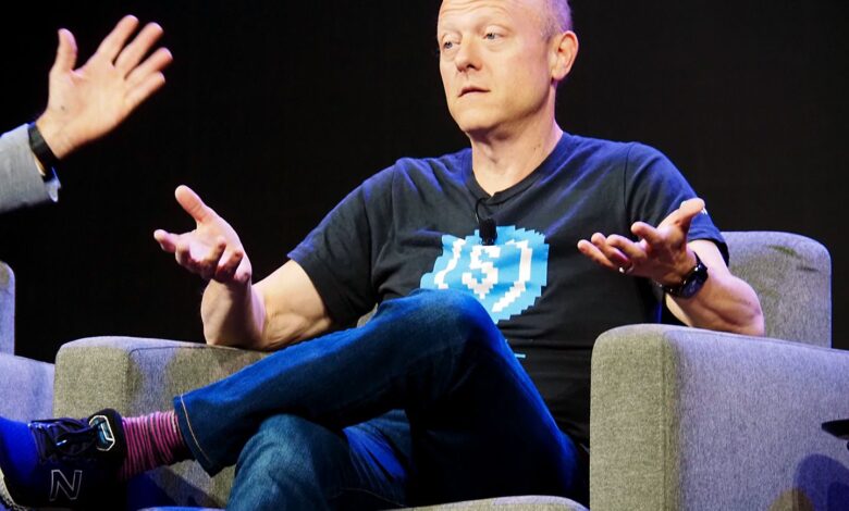 Stock Price Drops 15% as BIS Warns of Stablecoin Risks