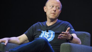 Stock Hits Record High, Market Cap Nears USDC Stablecoin, Coinbase