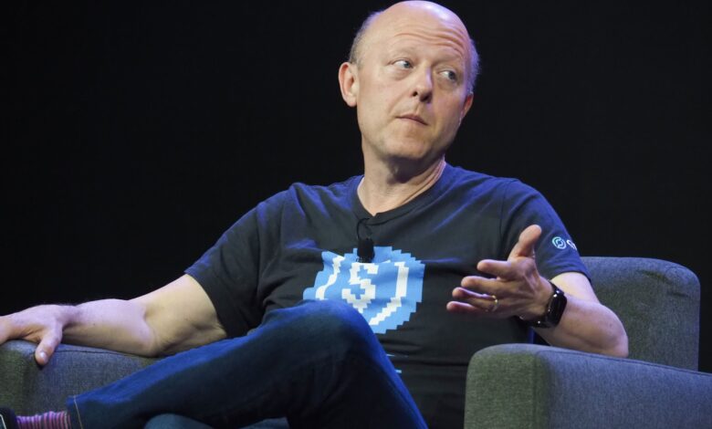 Stock Hits Record High, Market Cap Nears USDC Stablecoin, Coinbase