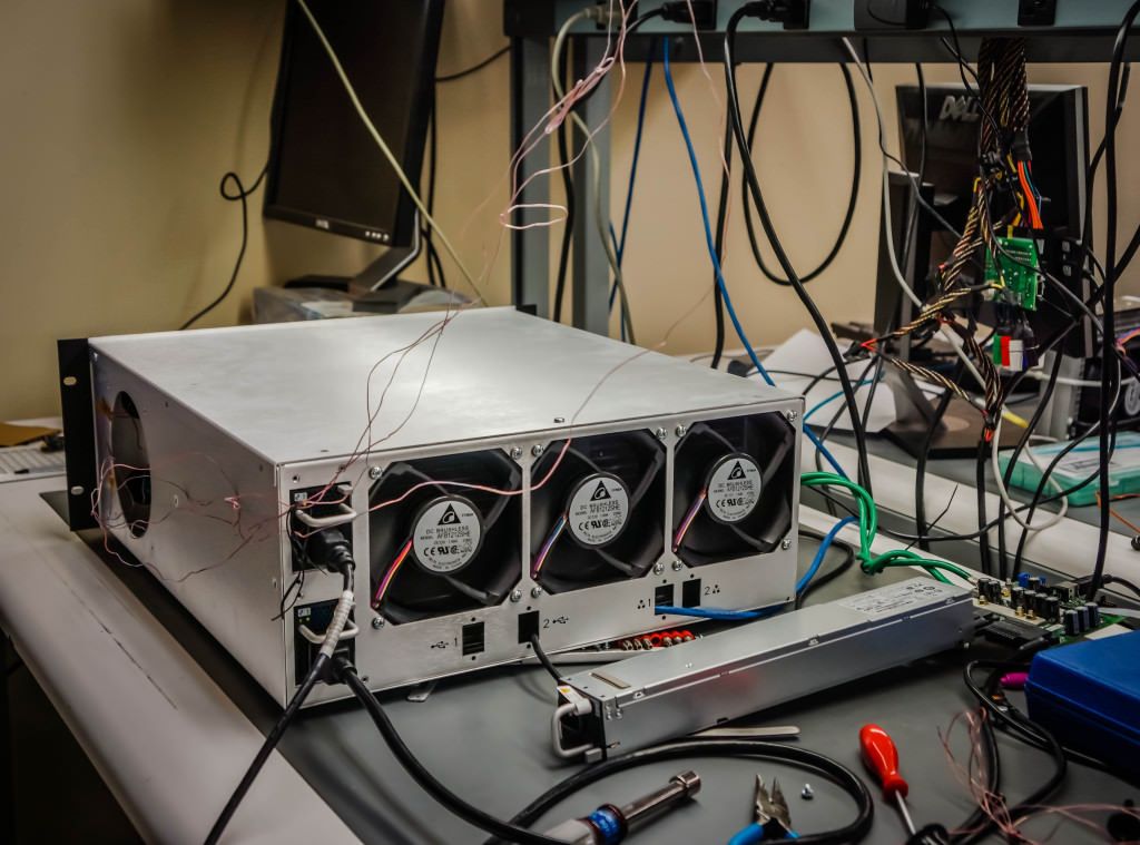 Bitcoin (BTC) Promoting Strain Stays Absent as Miner Income Drops to 2-Month Low Bitcoin (BTC) Selling Pressure Remains Absent as Miner Revenue Drops to 2-Month Low