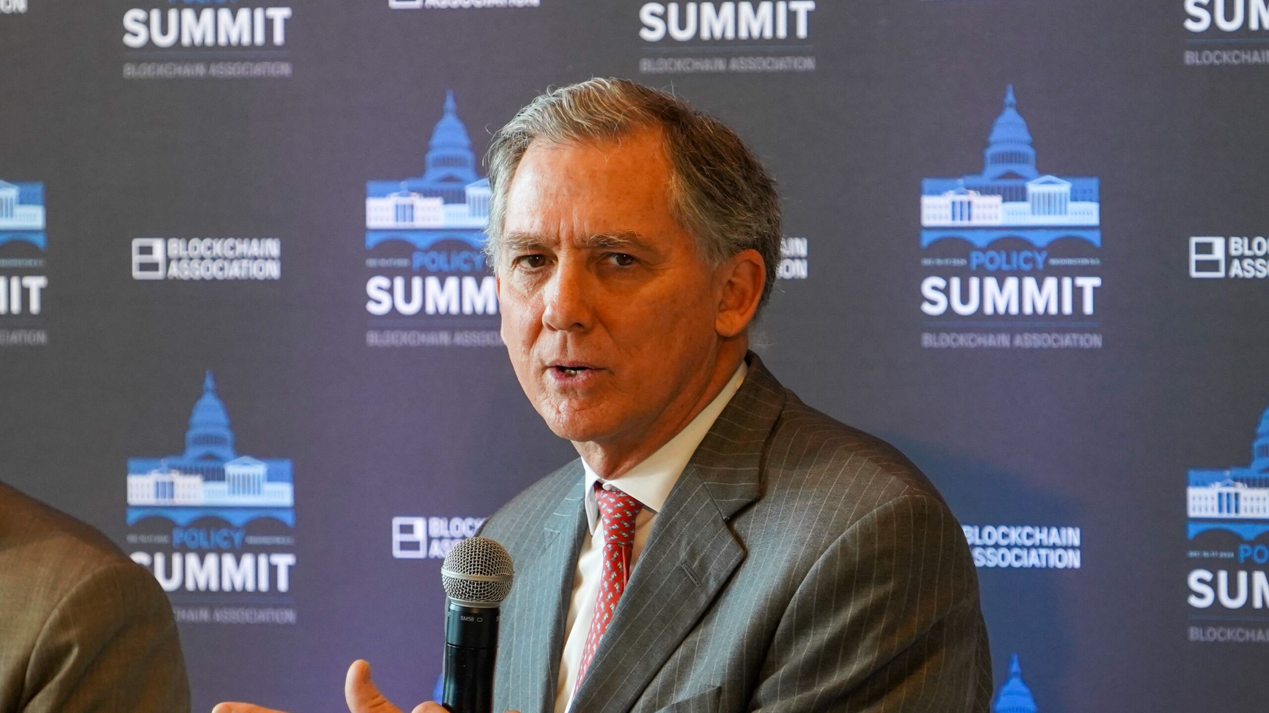 Stablecoin Payments in Home and Senate Nonetheless Have to Mesh on A number of Factors: French Hill Stablecoin Bills in House and Senate Still Need to Mesh on Several Points: French Hill