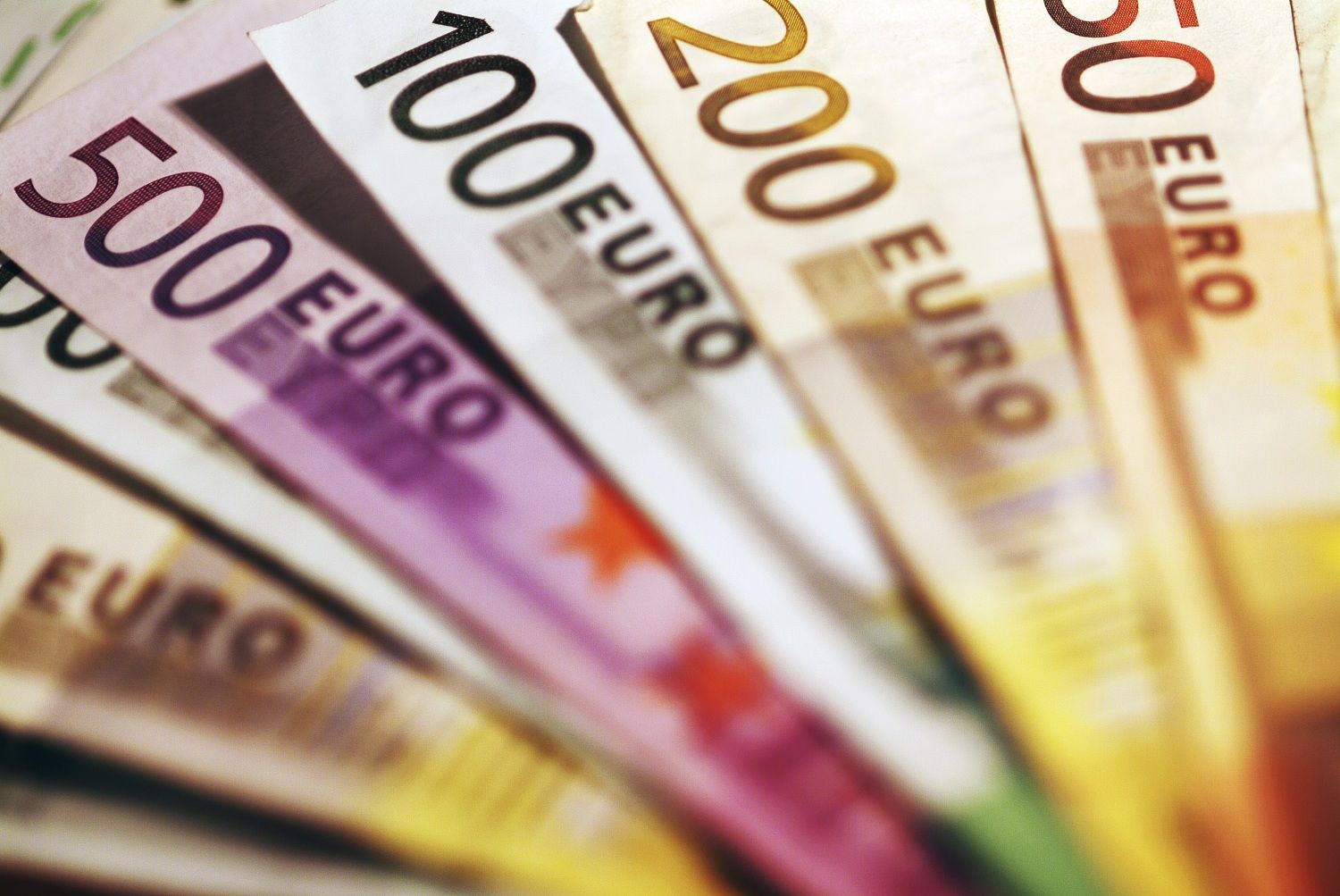 BTC Price Closes at Monthly Record, but Euro Steals the Show
