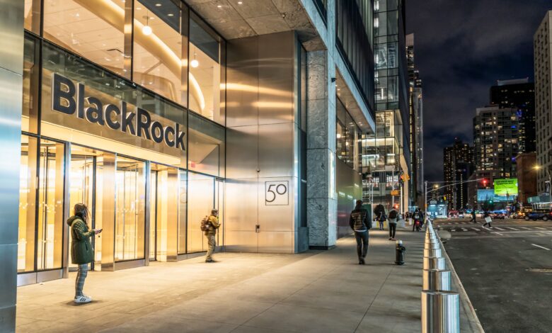 BlackRock’s Bitcoin (BTC) ETF Now Generates More Revenue Than Its Flagship S&P 500 Fund