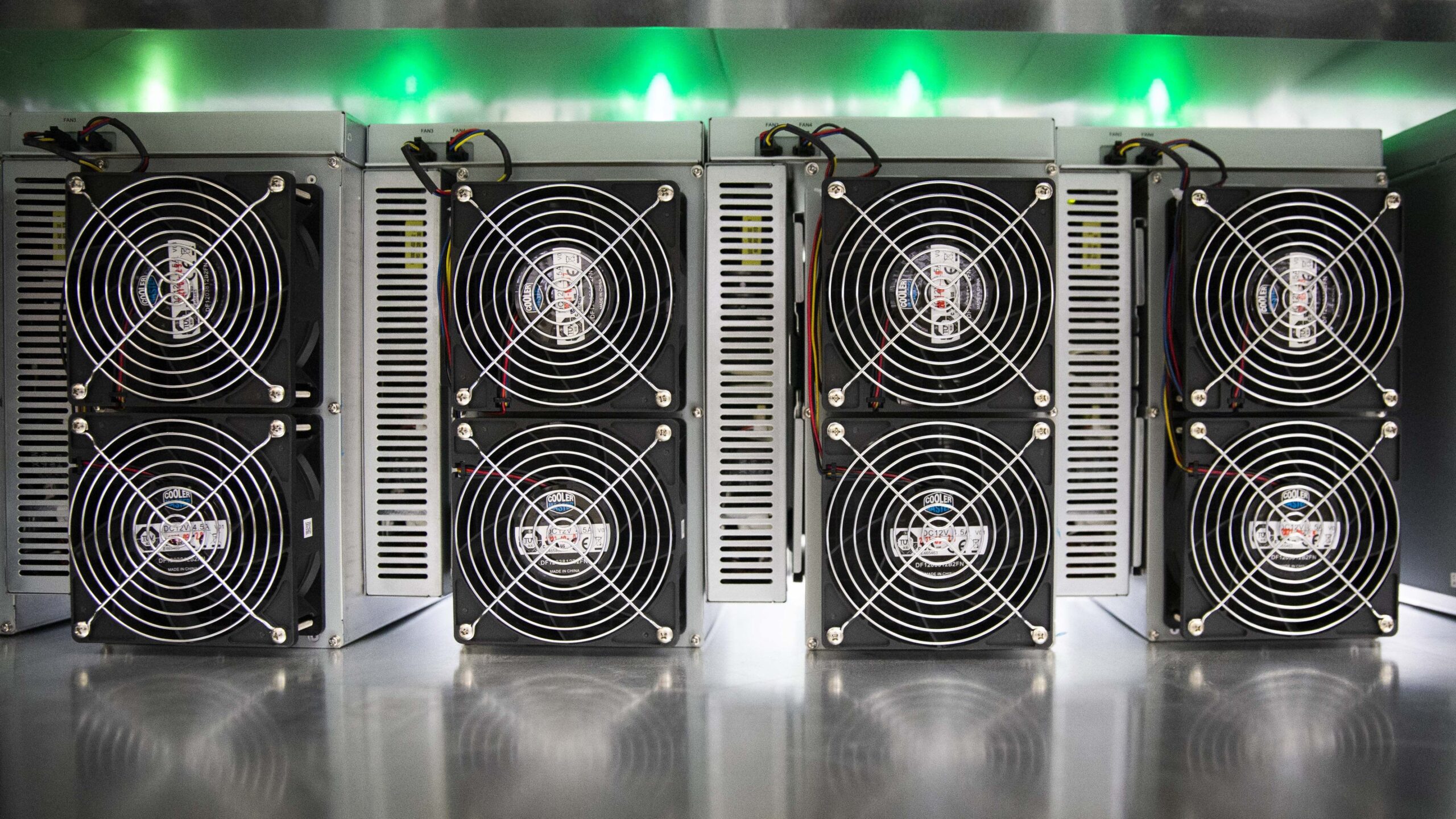 Bitcoin Miner IREN (IREN) Achieves 50 EH/s Midyear Hashrate Target, Eyes AI Expansion