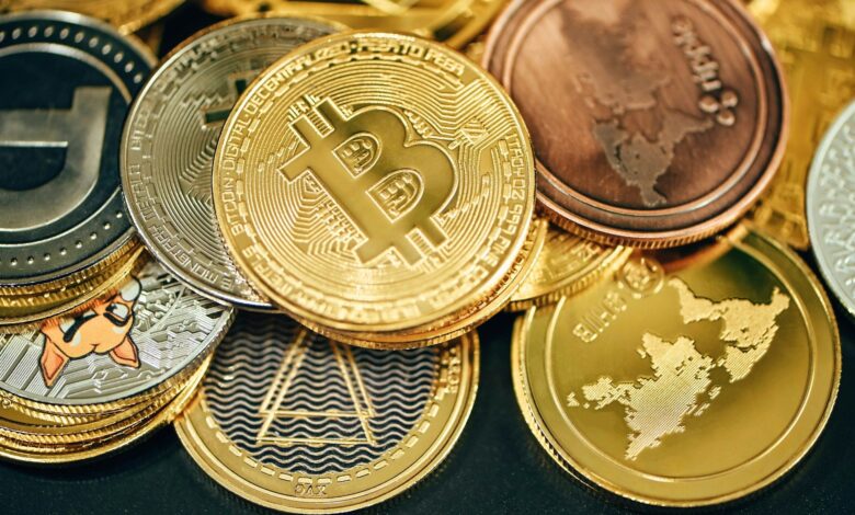 Leverage Meets Patience as BTC Builds Toward a Breakout