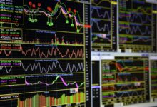 3 Reasons Bitcoin May Consolidate in $120K-$130K Range; XRP MACD Flips Bull