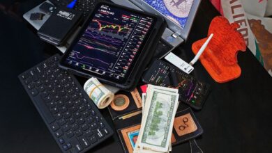 Dollar Index (DXY) Suffers Worst Crash Since 1991; Bitcoin's (BTC) 'Stochastic' Points to Renewed Drop Below $100K