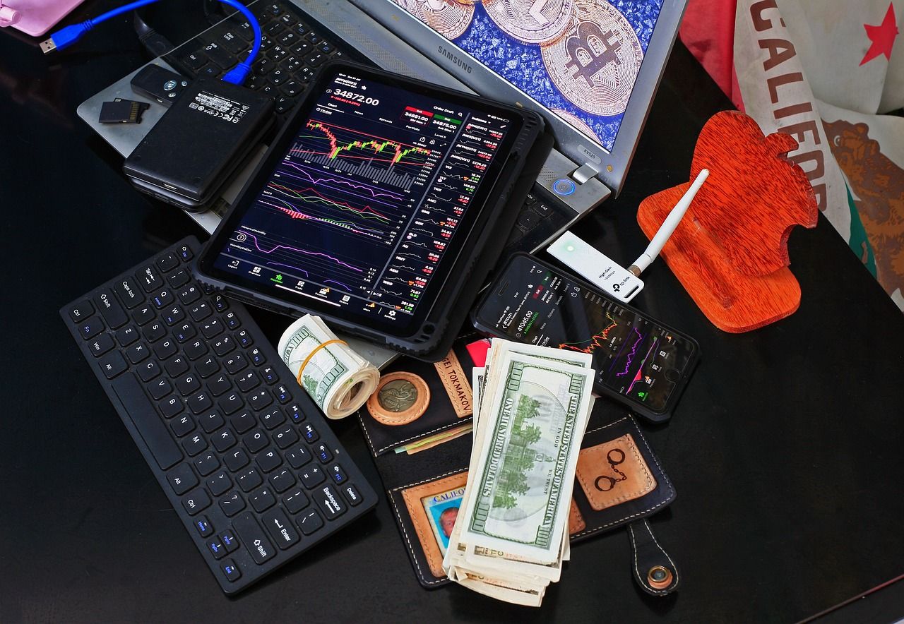 Greenback Index (DXY) Suffers Worst Crash Since 1991; Bitcoin's (BTC) 'Stochastic' Factors to Renewed Drop Beneath $100K Dollar Index (DXY) Suffers Worst Crash Since 1991; Bitcoin's (BTC) 'Stochastic' Points to Renewed Drop Below $100K