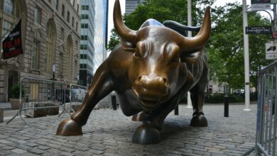 Bitcoin's Institutional Waves Are Building, Not Breaking