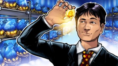 Bitcoin Whales Exit, Institutions Drive Market Maturity