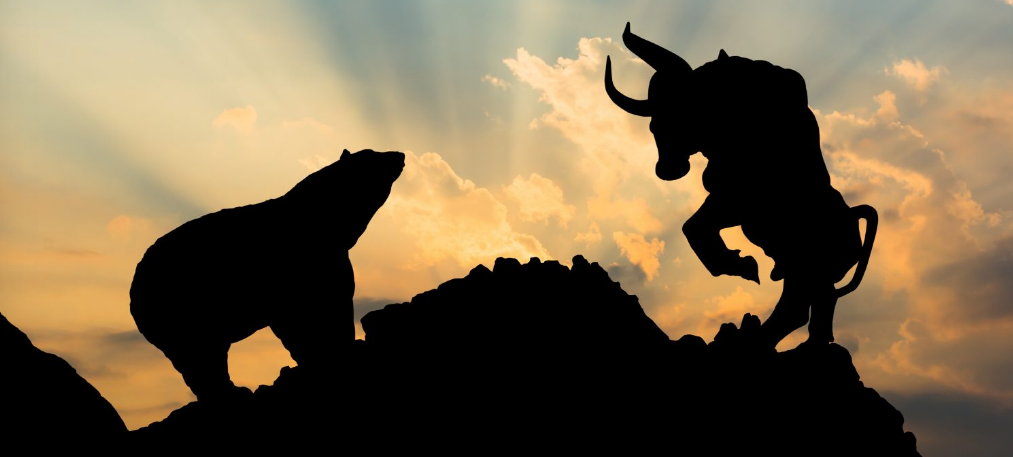 BTC Holds Near $120K as ETH Rallies Toward $4.7K on Fed Rate Cut Bets